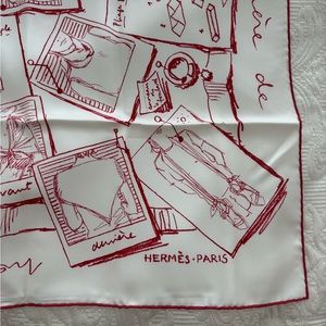 Hermès White and Red Scarf NEW with a box
Very rare!! Absolutely stunning!!